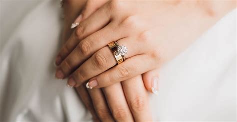 How To Wear Wedding Ring Sets Your Ultimate Guide Dream It Wedding