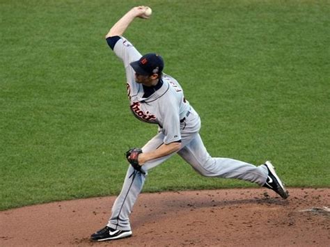 luck turns for tigers fister in 2 0 loss