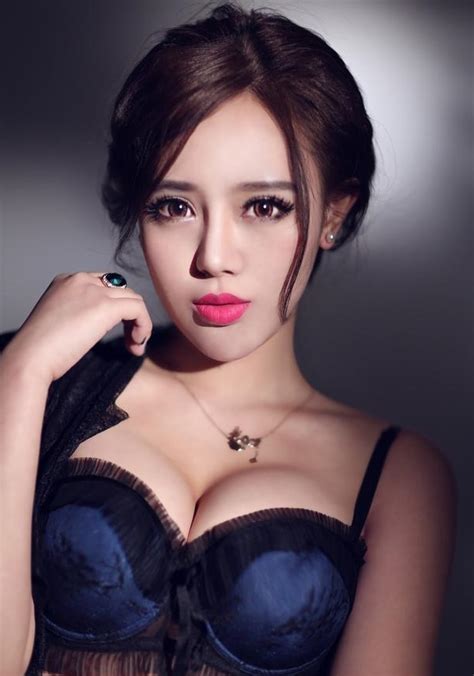 qi shu jun model of the week hot asian girl sexy