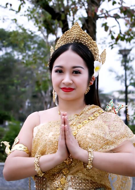 Cambodian Crown Jewelry Costumes Lady Beauty Clothes Fashion