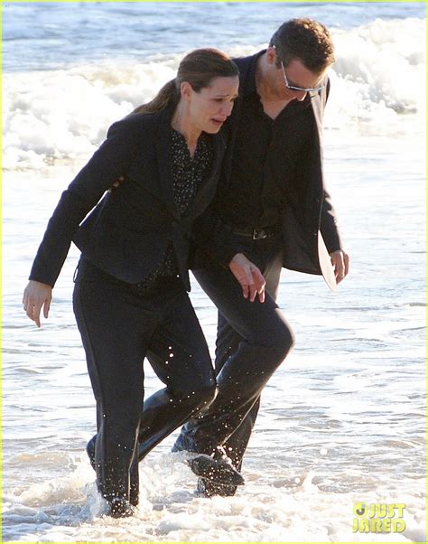jennifer garner takes a fully clothed dip in the ocean photo 3600719