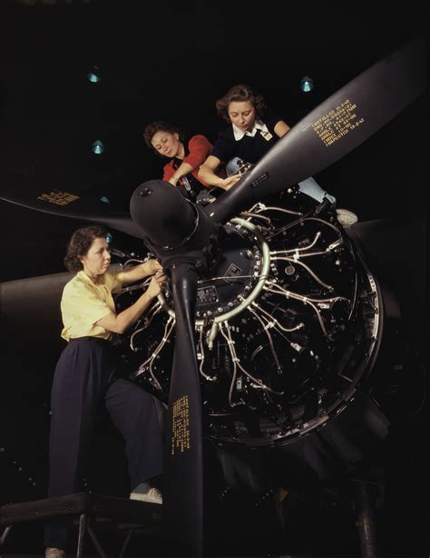 Aviation Workers Install Engines At Douglas Aircraft – Women Of World