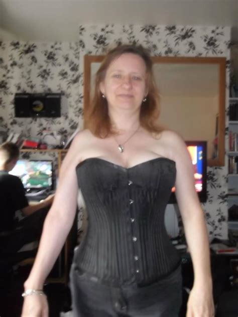 anniesocks 57 from cambridge is a mature woman looking