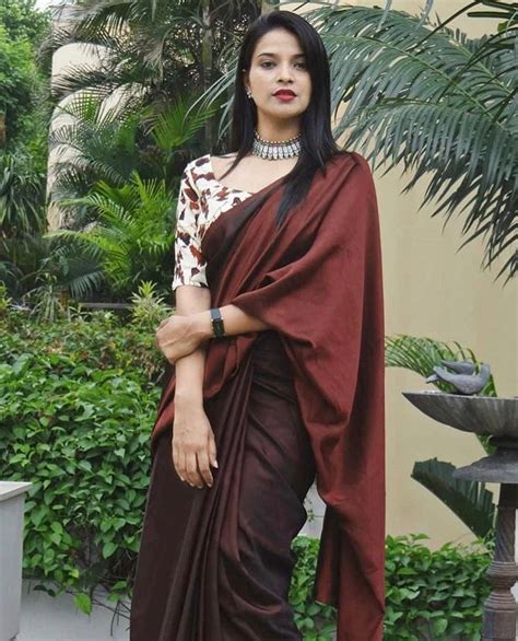 11 ways to style a plain saree with designer blouse meesho