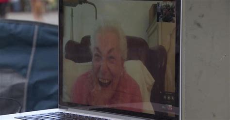 100 year old grandma shares advice with strangers in nyc cbs news