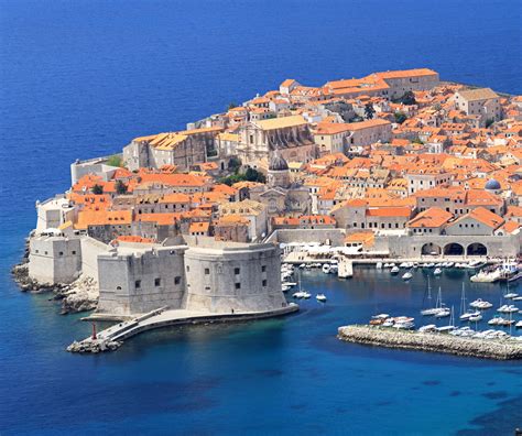 cruising  croatian coastline  perfect style insight vacations
