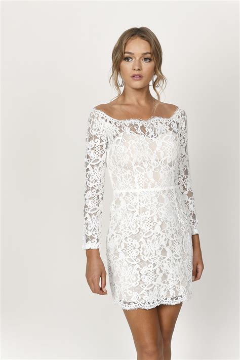 Adelyn Lace Bodycon Dress In White In 2021 White Lace Bodycon Dress