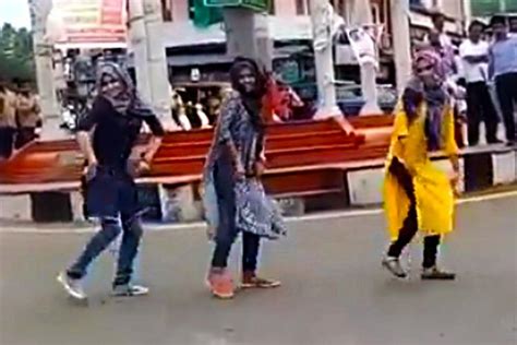 ‘end Of World ’ Kerala Muslim Girls Dance In Flash Mob