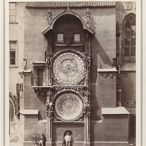 astronomisch uurwerk aan de zuidelijke muur van het oudestadsraadhuis van praag  friedrich