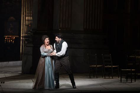 review anna netrebko rings in the year with a met gala the new york