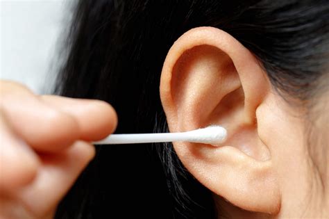 earwax  reveal   health healthy foods mag