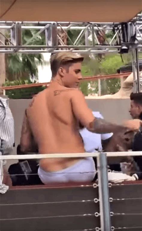justin bieber bubble butt fit males shirtless and naked