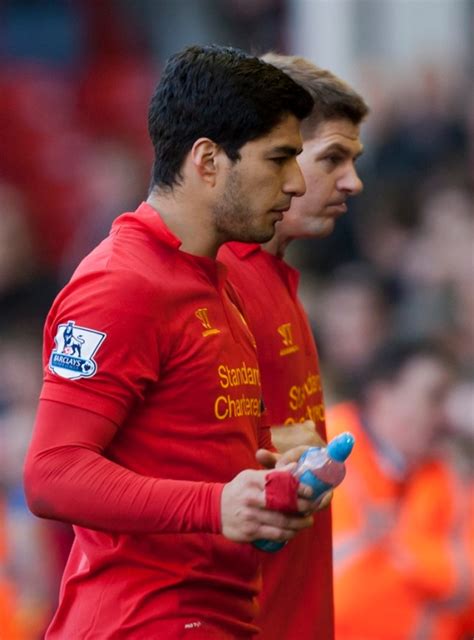 Steven Gerrard Luis Suarez Will Stay At Liverpool And Make Amends