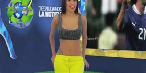 video esta presentadora se vuelve a quitar ropa frente a la televisión