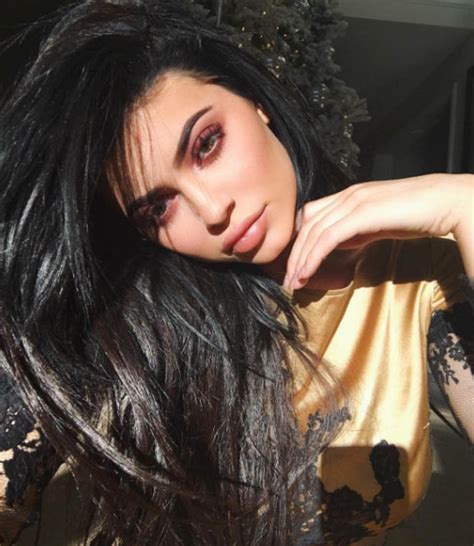Kylie Jenner Oozes Sex Appeal In Scorching Hot Bod Parade Daily Star