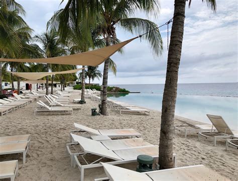hotel review papagayo beach hotel jan thiel curacao