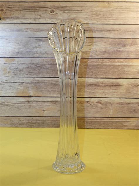 vintage icicle vase tall swung glass vaseclear ribbed craft jag wavy rimdecorative art glass