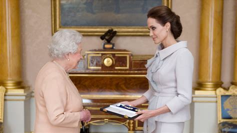 Queen Elizabeth Honors Angelina Jolie At Palace 6abc Philadelphia