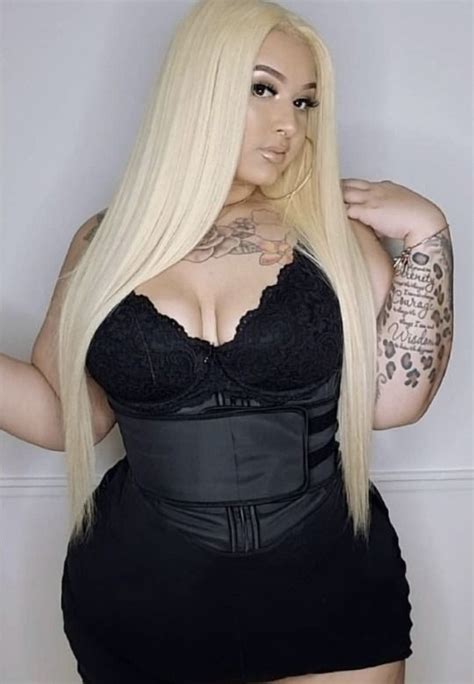pin on curvy queens sexy confidence
