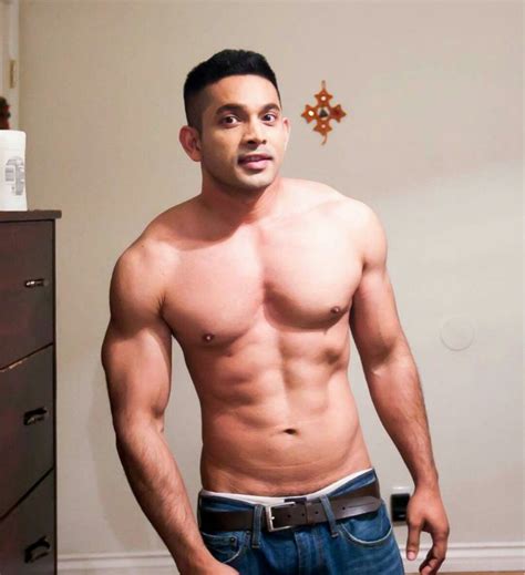 sexy naked pics of a muscular bengali hunk indian gay site