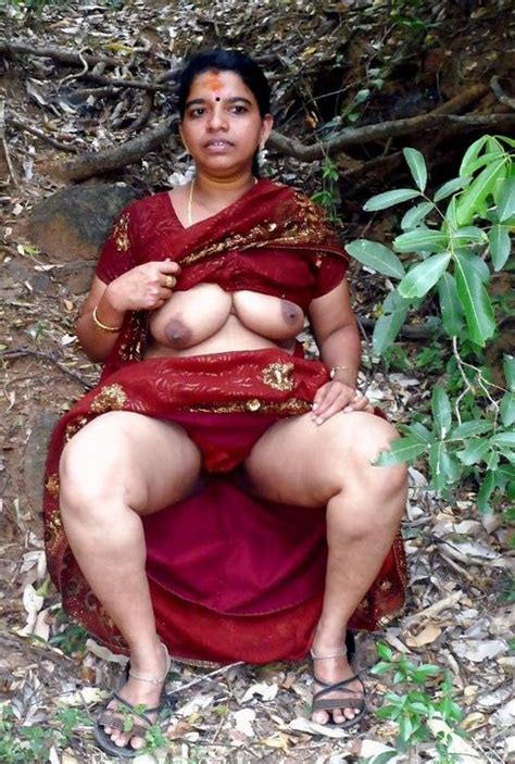 indian village girls bathing boobs