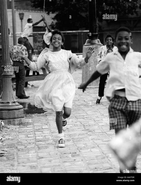 Jovencitas Africanas Negras Imágenes De Stock En Blanco Y Negro Alamy