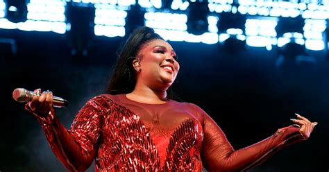 Is Lizzo Single The Juice Singer Keeps It Real About Her Dating Life