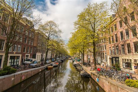 average travel visiting amsterdam
