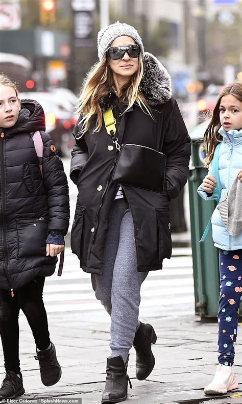 Sarah Jessica Parker Enjoys A Breakfast Date With Twins