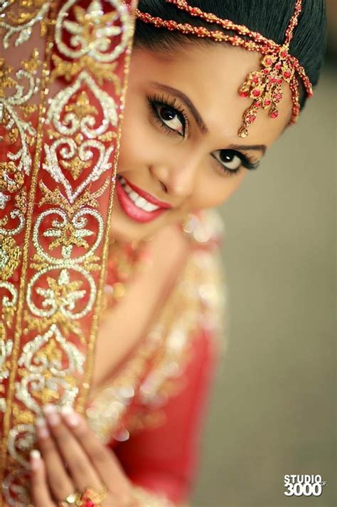 srilankan star menaka peris homecoming bridal design ~ sri