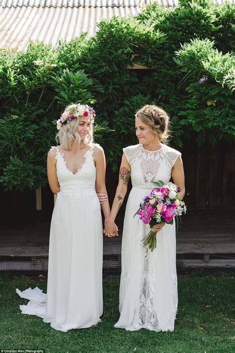 Beautiful Lesbian Wedding Styles And Dresses Canada Gay Weddings