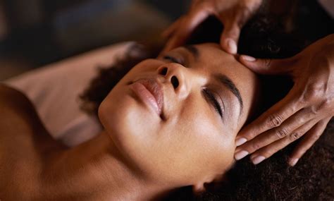 30 Minute Head And Face Massage Ayurvedic Head Massage And Holistic