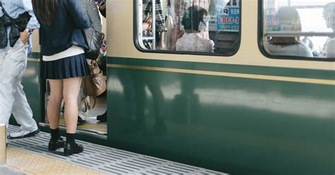 How To Stop A Chikan Pervert From Groping On A Japanese Train