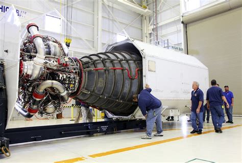 space shuttle main engine processing facility technicians guide  transportation