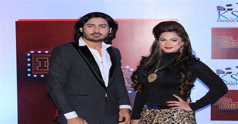 noor bukharis husband requests fans  respect    divorce reviewitpk