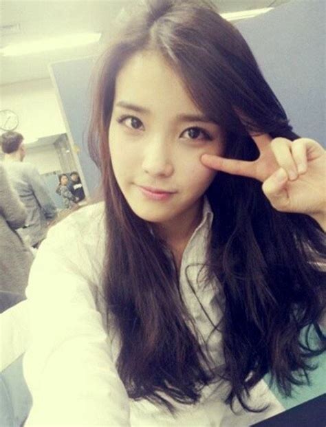 Dispatch Compiles The 14 Hottest Female K Pop Idol Selfies