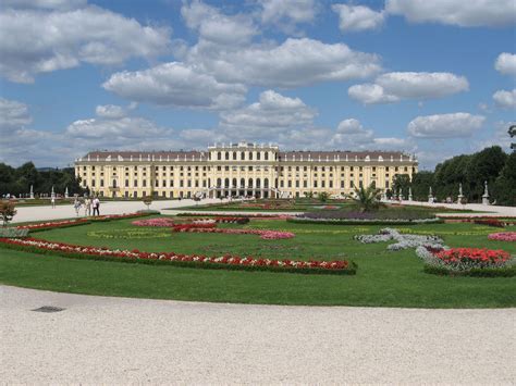 schloss schonbrunn vienna austria schoenbrunn palace vienna palace