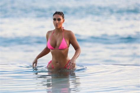 kim kardashian sexy pink bikini in cabo san lucas 22