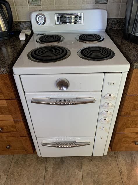 moffat apartment size stoveoven works perfectly     serviced rbuyitforlife