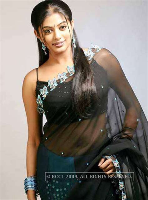actresses look hot and sexy in sarees