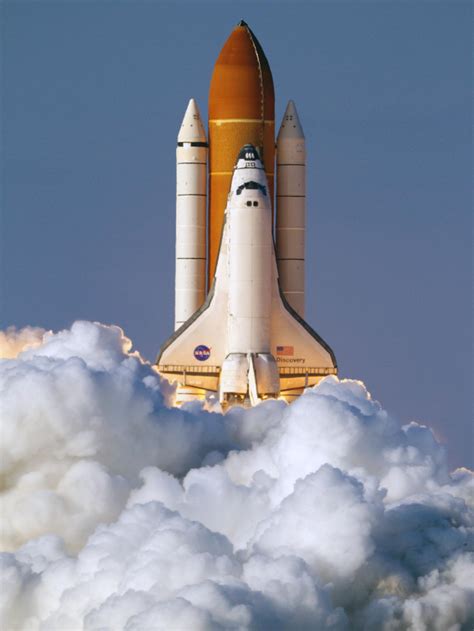 space shuttle discovery final flight  pictures