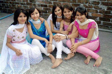 indian hot girls photos in grope beautiful desi sexy girls hot videos cute pretty photos
