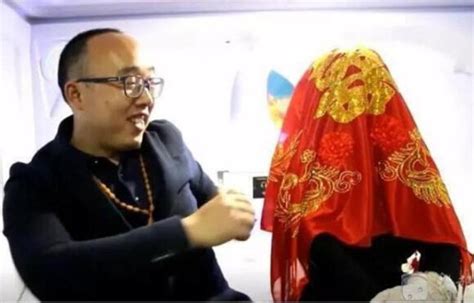 Chinese Engineer Marries His Robot Wife Reckon Talk