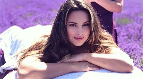 Kelly Brook Strips Off For A Lavender Massage This Morning
