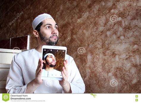 Selfie De Galabya De Port D Homme Musulman Arabe Image