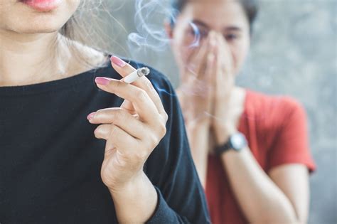 the risks of passive smoking