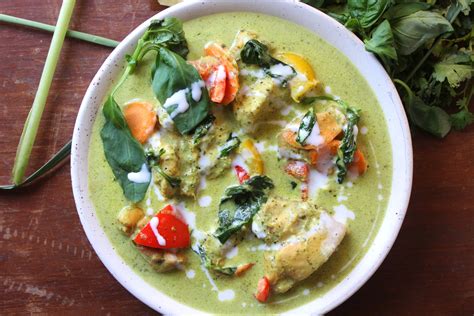 green thai curry recipe  scratch theyellowdaal