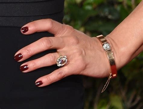 fall nail trends   american  awards red carpet