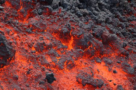 video lava update flow reaches base  pali