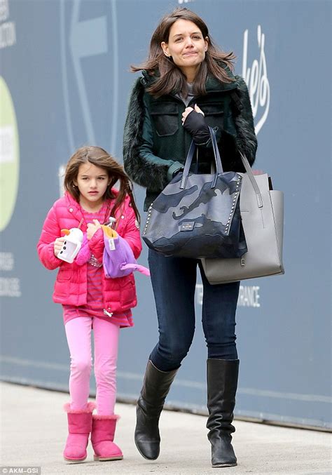 Katie Holmes Takes Daughter Suri On Playdate In Chilly New York Daily